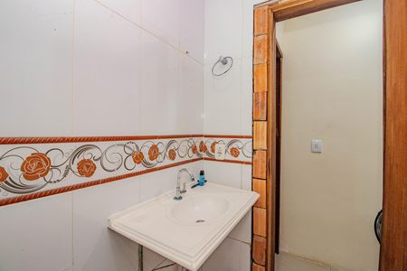 Banheiro Social de casa para alugar com 3 quartos, 80m² em Jardim Dona Leopoldina, Porto Alegre