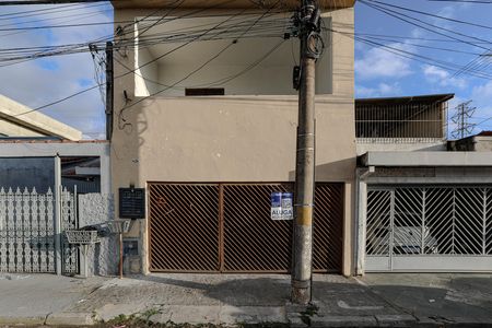 Casa para alugar com 88m², 2 quartos e 1 vaga Casa para alugar com 88m², 2 quartos e 1 vagaFachada