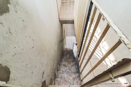 Escada de casa para alugar com 2 quartos, 45m² em Vila Chuca, São Paulo