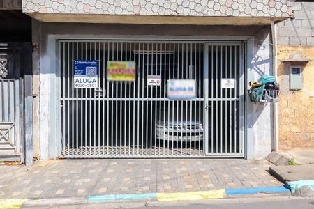 Fachada de casa para alugar com 2 quartos, 45m² em Vila Chuca, São Paulo