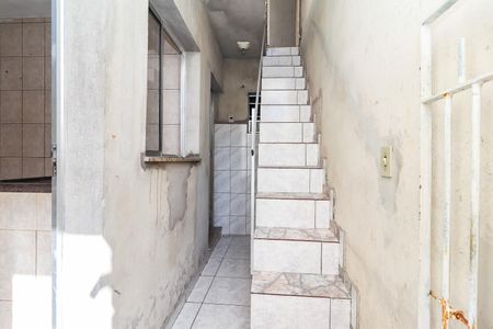 Escada de casa para alugar com 2 quartos, 45m² em Vila Chuca, São Paulo
