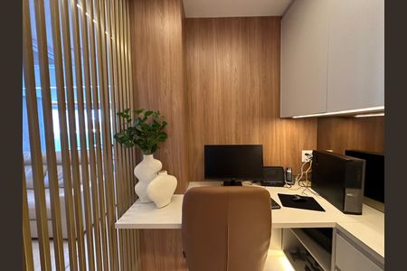 Apartamento para alugar com 175m², 3 quartos e 3 vagas Apartamento para alugar com 175m², 3 quartos e 3 vagasEscritório