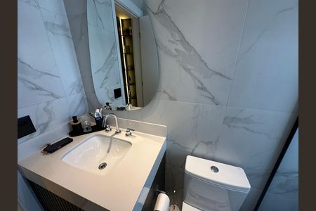 Apartamento para alugar com 175m², 3 quartos e 3 vagas Apartamento para alugar com 175m², 3 quartos e 3 vagasBanheiro da Suíte 2
