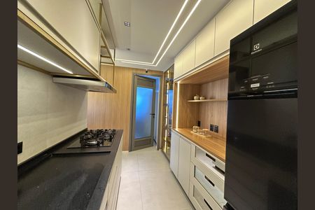 Apartamento para alugar com 175m², 3 quartos e 3 vagas Apartamento para alugar com 175m², 3 quartos e 3 vagasCozinha