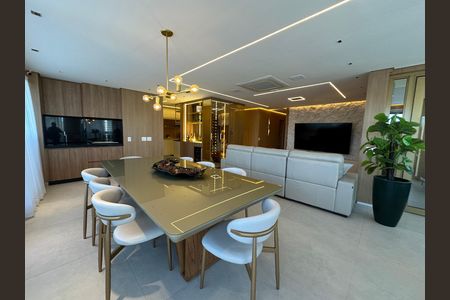 Apartamento para alugar com 175m², 3 quartos e 3 vagas Apartamento para alugar com 175m², 3 quartos e 3 vagasSala