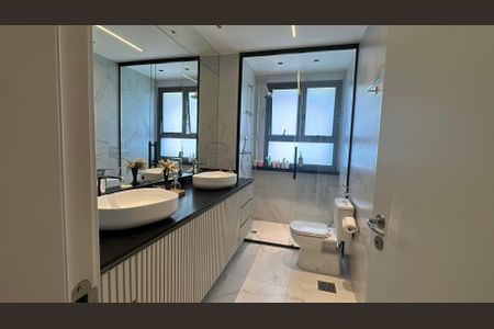 Apartamento para alugar com 175m², 3 quartos e 3 vagas Apartamento para alugar com 175m², 3 quartos e 3 vagasBanheiro da Suíte 3