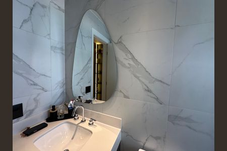 Apartamento para alugar com 175m², 3 quartos e 3 vagas Apartamento para alugar com 175m², 3 quartos e 3 vagasBanheiro da Suíte 2