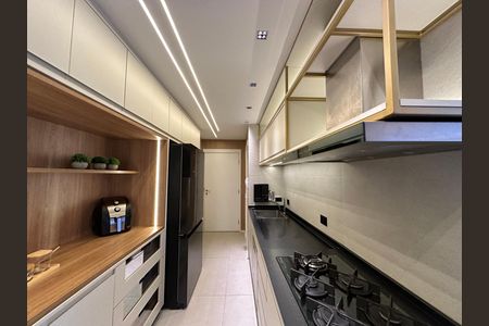 Apartamento para alugar com 175m², 3 quartos e 3 vagas Apartamento para alugar com 175m², 3 quartos e 3 vagasCozinha