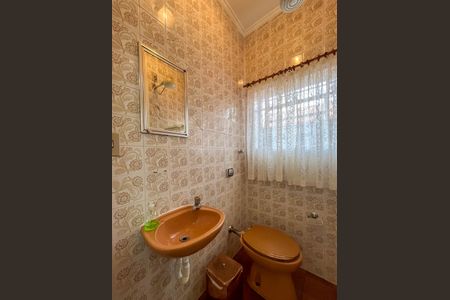Casa para alugar com 146m², 4 quartos e 2 vagas Casa para alugar com 146m², 4 quartos e 2 vagasBanheiro de serviço