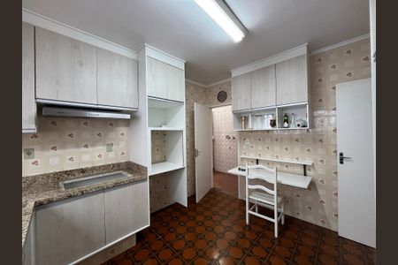 Casa para alugar com 146m², 4 quartos e 2 vagas Casa para alugar com 146m², 4 quartos e 2 vagasCozinha