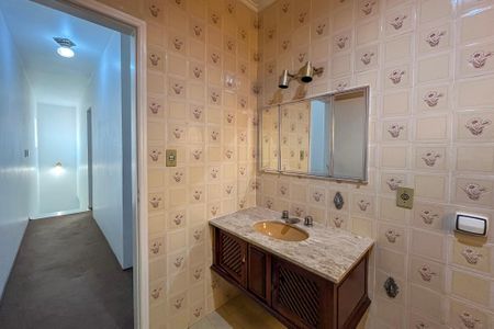 Casa para alugar com 146m², 4 quartos e 2 vagas Casa para alugar com 146m², 4 quartos e 2 vagasBanheiro