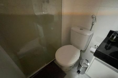 Banheiro de apartamento para alugar com 2 quartos, 84m² em Parque Sarapuí, Duque de Caxias