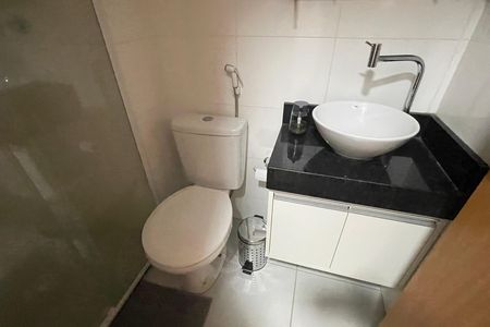 Banheiro de apartamento para alugar com 2 quartos, 84m² em Parque Sarapuí, Duque de Caxias