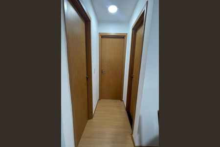 Corredor de apartamento para alugar com 2 quartos, 84m² em Parque Sarapuí, Duque de Caxias
