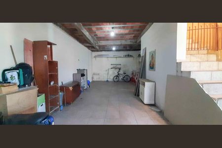 Garagem de casa para alugar com 4 quartos, 140m² em Santo Antônio, Osasco