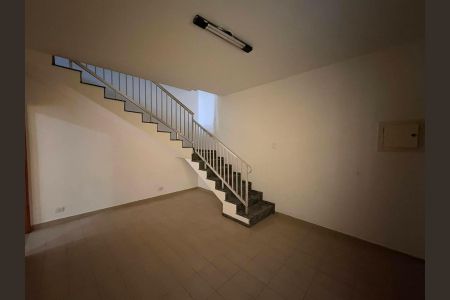 Sala de casa para alugar com 3 quartos, 202m² em Vila Santo Estefano, São Paulo