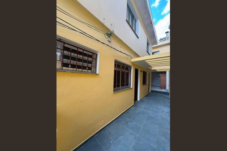 Area externa de casa para alugar com 3 quartos, 202m² em Vila Santo Estefano, São Paulo