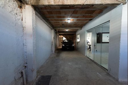 Garagem de casa para alugar com 6 quartos, 250m² em Castanheira, Contagem
