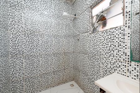 Banheiro da suíte de casa para alugar com 6 quartos, 250m² em Castanheira, Contagem