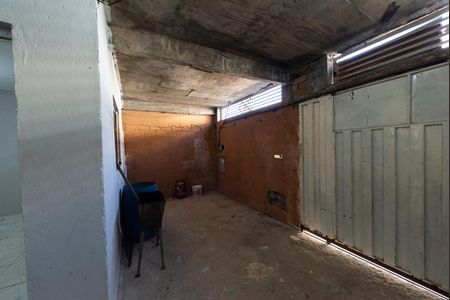 Garagem de casa para alugar com 6 quartos, 250m² em Castanheira, Contagem