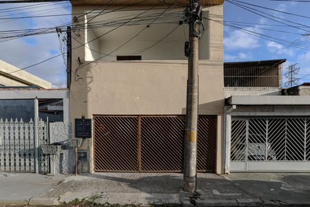 Casa para alugar com 110m², 3 quartos e 1 vaga Casa para alugar com 110m², 3 quartos e 1 vagaFachada