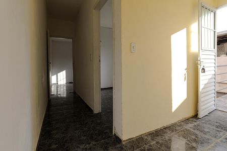 Entrada de casa para alugar com 3 quartos, 110m² em Jundiapeba, Mogi das Cruzes