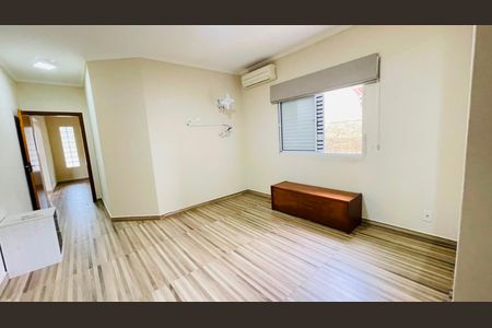 Casa de condomínio para alugar com 288m², 3 quartos e 4 vagasQuarto principal