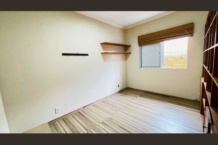 Casa de condomínio para alugar com 288m², 3 quartos e 4 vagasQuarto 3
