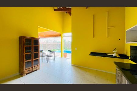 Casa de condomínio para alugar com 288m², 3 quartos e 4 vagasÁrea privativa