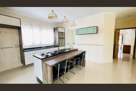Casa de condomínio para alugar com 288m², 3 quartos e 4 vagasCozinha