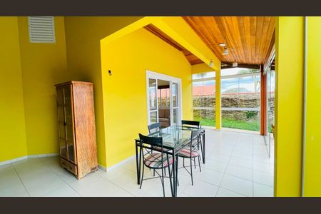 Casa de condomínio para alugar com 288m², 3 quartos e 4 vagasÁrea privativa