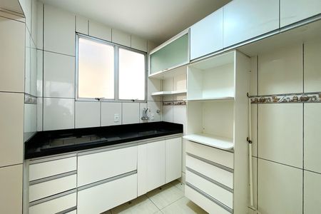 Cozinha de apartamento para alugar com 2 quartos, 50m² em Carlos Prates, Belo Horizonte