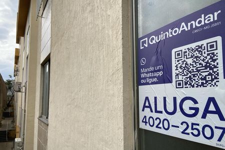 Placa DCFC-371 de apartamento para alugar com 2 quartos, 50m² em Carlos Prates, Belo Horizonte