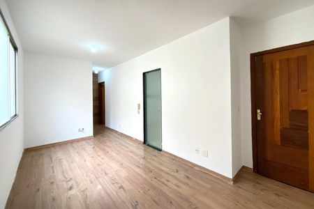 Sala de apartamento para alugar com 2 quartos, 50m² em Carlos Prates, Belo Horizonte