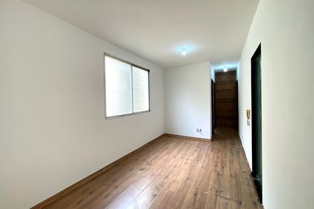 Sala de apartamento para alugar com 2 quartos, 50m² em Carlos Prates, Belo Horizonte
