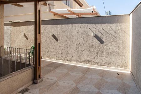 Área de Serviço e Quintal de casa para alugar com 3 quartos, 270m² em Vila Paiva, São Paulo