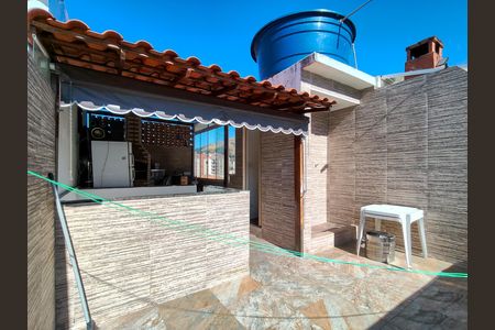 Casa à venda com 60m², 2 quartos e 1 vaga Casa à venda com 60m², 2 quartos e 1 vagaTerraço