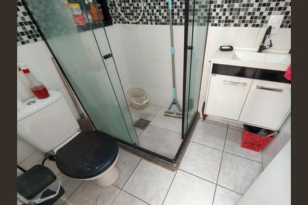 Casa à venda com 60m², 2 quartos e 1 vaga Casa à venda com 60m², 2 quartos e 1 vagaBanheiro Corredor