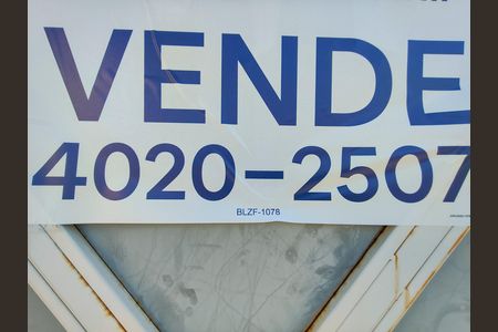 Casa à venda com 60m², 2 quartos e 1 vaga Casa à venda com 60m², 2 quartos e 1 vagaPlaca