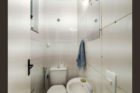 Casa à venda com 60m², 2 quartos e 1 vaga Casa à venda com 60m², 2 quartos e 1 vagaLavabo