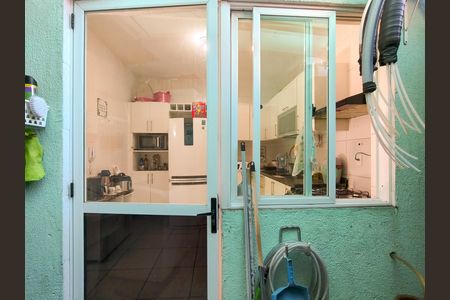 Casa à venda com 60m², 2 quartos e 1 vaga Casa à venda com 60m², 2 quartos e 1 vagaÁrea de Serviço
