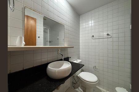 Studio para alugar com 27m², 1 quarto e 1 vaga Studio para alugar com 27m², 1 quarto e 1 vagaStudio Banheiro