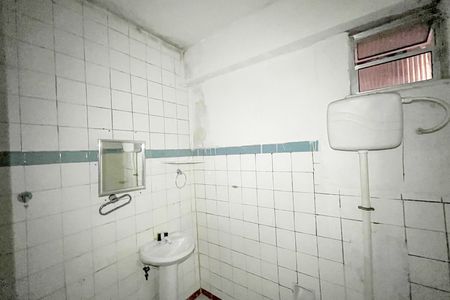 Banheiro de casa para alugar com 1 quarto, 50m² em Bancários, Rio de Janeiro