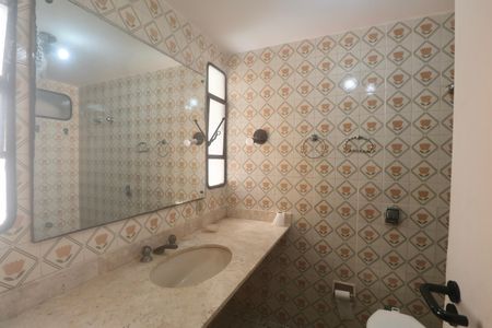Apartamento para alugar com 130m², 3 quartos e 1 vaga Apartamento para alugar com 130m², 3 quartos e 1 vagaBanheiro Suíte