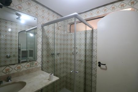 Apartamento para alugar com 130m², 3 quartos e 1 vaga Apartamento para alugar com 130m², 3 quartos e 1 vagaBanheiro Suíte 2