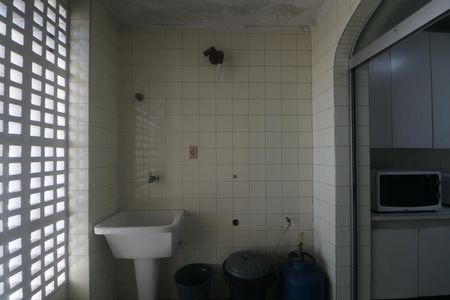 Área de Serviço de apartamento para alugar com 3 quartos, 130m² em Centro, Guarujá
