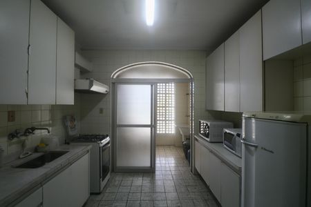 Cozinha de apartamento para alugar com 3 quartos, 130m² em Centro, Guarujá