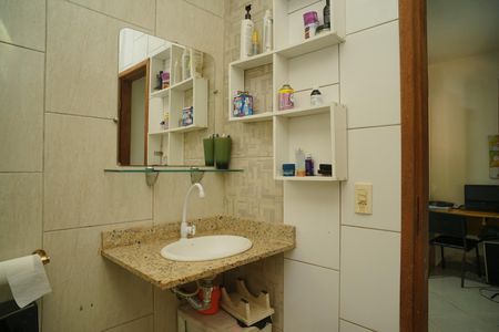 Banheiro do Quarto 1 de casa para alugar com 2 quartos, 134m² em Inoã, Maricá