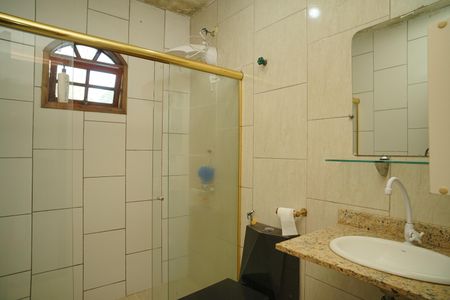 Casa para alugar com 134m², 2 quartos e 3 vagas Casa para alugar com 134m², 2 quartos e 3 vagasBanheiro do Quarto 1