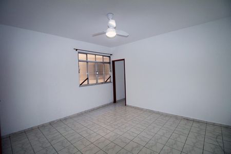 Casa para alugar com 80m², 2 quartos e 1 vagaSala